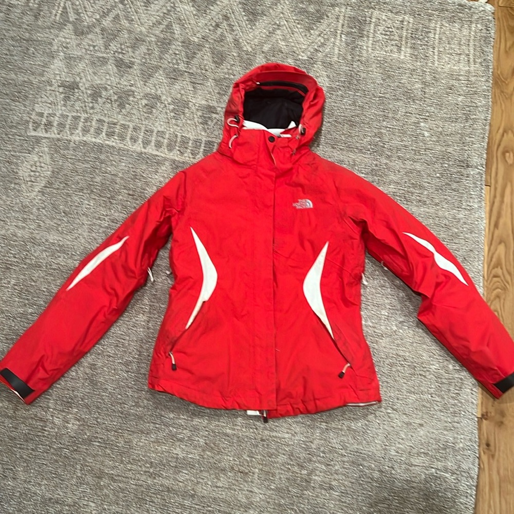 Women’s North Face 3 in 1 coat. Size small.